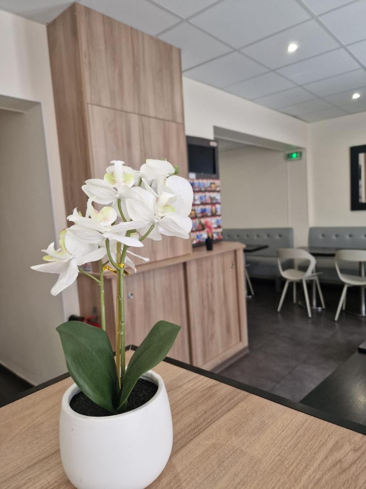 Hotel D'Anjou Levallois-Perret Kültér fotó
