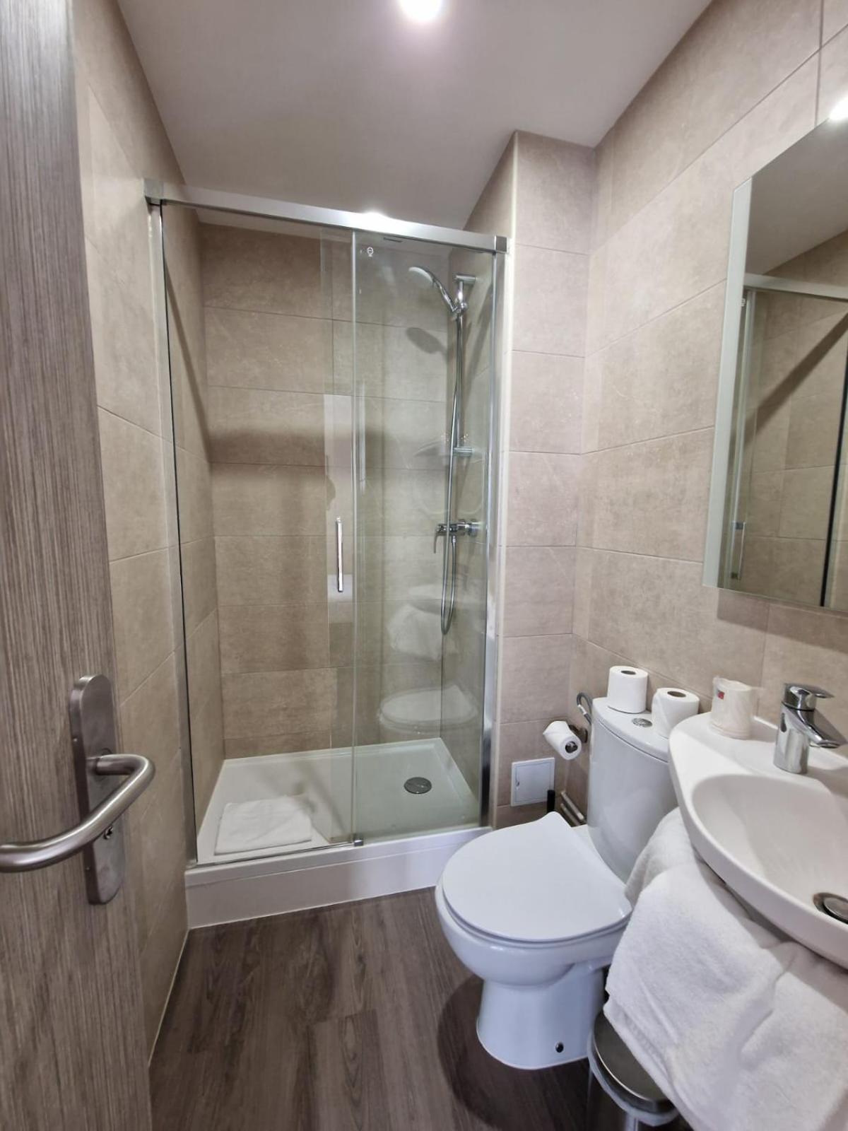Hotel D'Anjou Levallois-Perret Kültér fotó