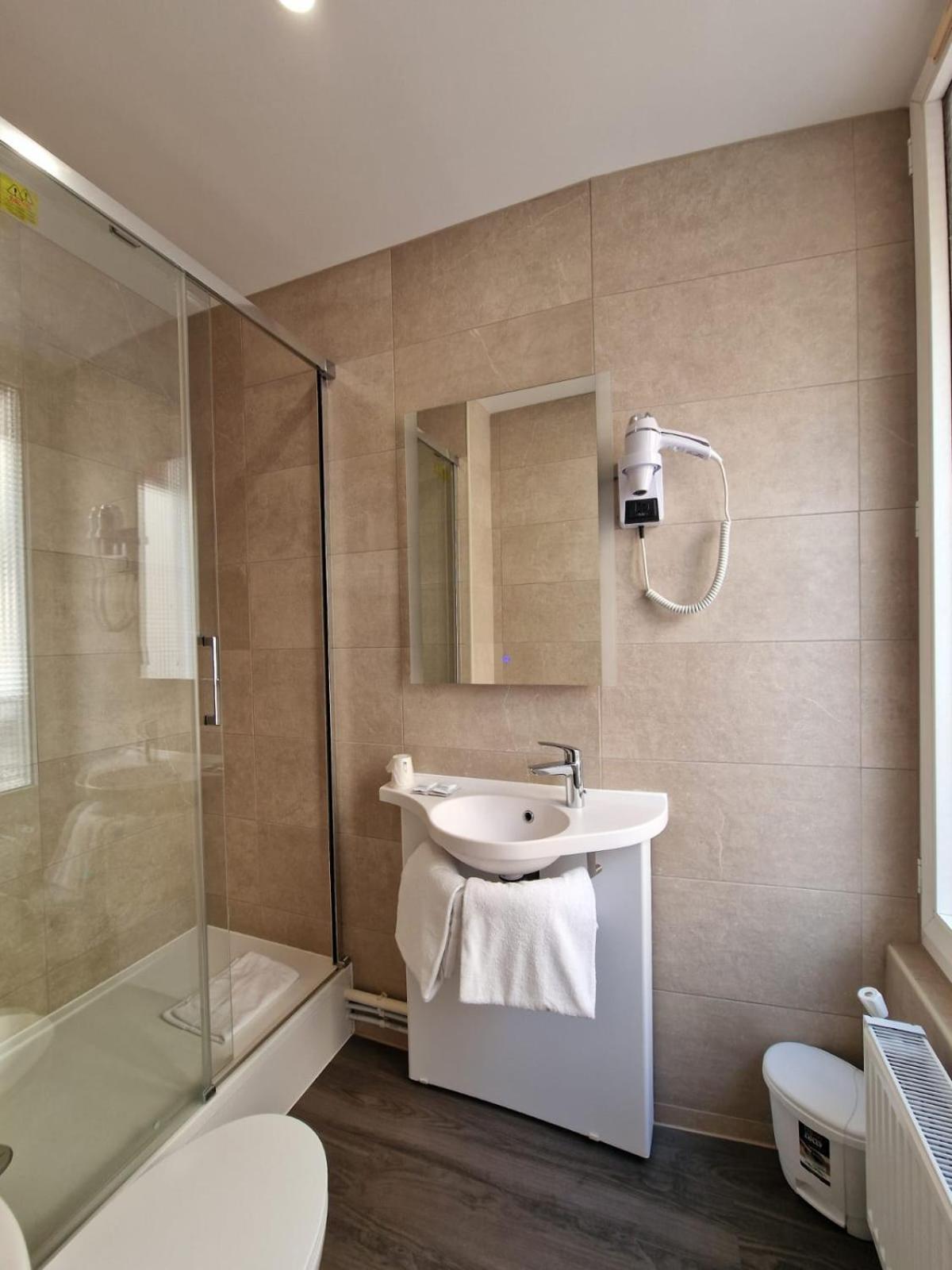 Hotel D'Anjou Levallois-Perret Kültér fotó